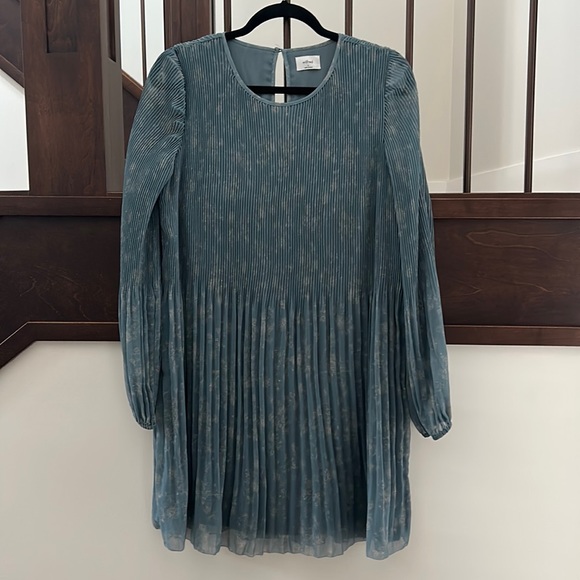 Wilfred Dresses & Skirts - Wilfred Daydreamer dress from Aritzia